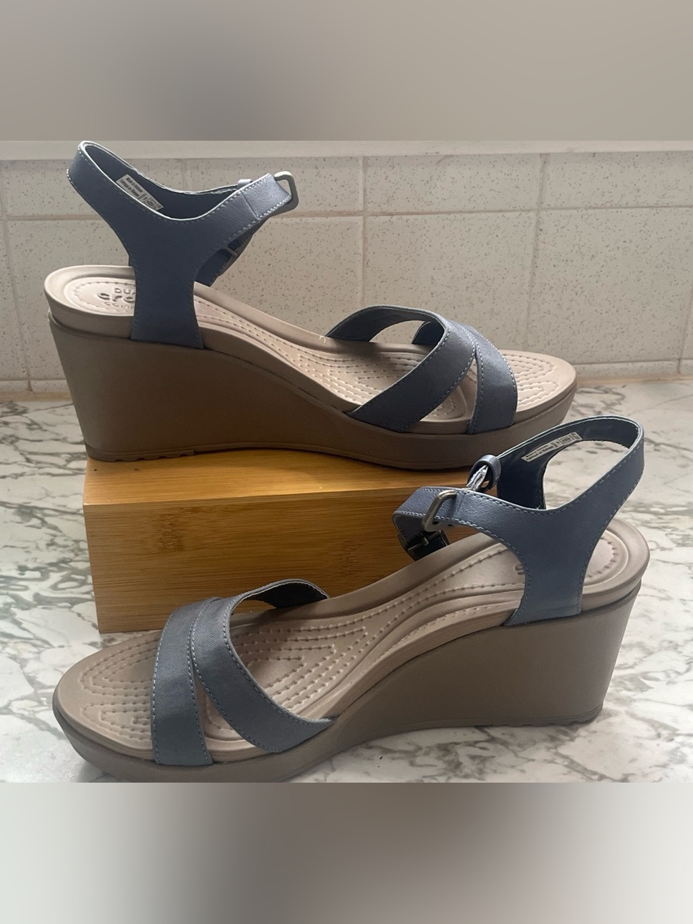 Crocs Leigh II Ankle Strap Wedge Sandals Storm Blue Gray Mushroom Comfort Size 9